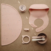 Afbeelding in Gallery-weergave laden, Placemat Siliconen Pink Confetti - Mushie
