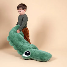 Afbeelding in Gallery-weergave laden, Big Croco knuffel - Done by Deer
