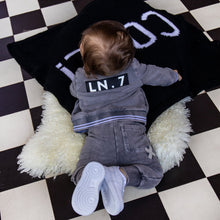 Afbeelding in Gallery-weergave laden, Black Washed Cardigan - Lucky No 7
