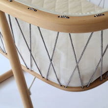 Afbeelding in Gallery-weergave laden, Wieg Kumi Mesh / Zwart &amp; Wit - Charlie Crane Paris
