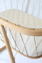 Afbeelding in Gallery-weergave laden, Wieg Kumi Mesh / Desert - Charlie Crane Paris
