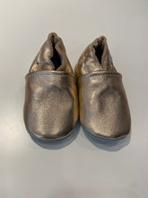 Afbeelding in Gallery-weergave laden, Babyschoentjes zachte zool - Goud - Stabifoot
