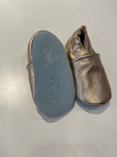 Afbeelding in Gallery-weergave laden, Babyschoentjes zachte zool - Goud - Stabifoot
